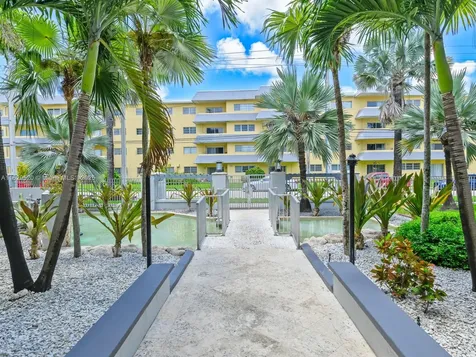 7403 SW 82nd Street Miami FL 33143