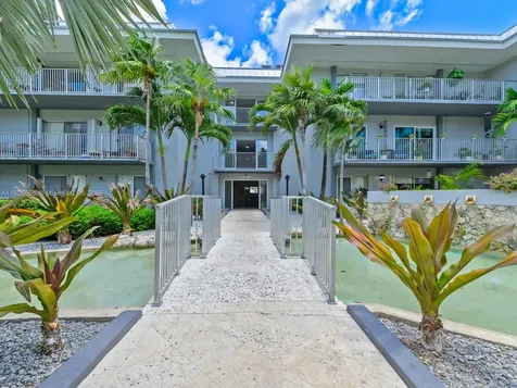 7403 SW 82nd Street Miami FL 33143