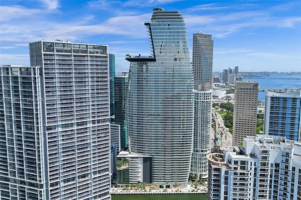 300 Biscayne Boulevard Way Miami FL 33131