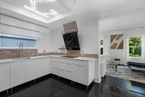 624 W 47th Street Miami Beach FL 33140