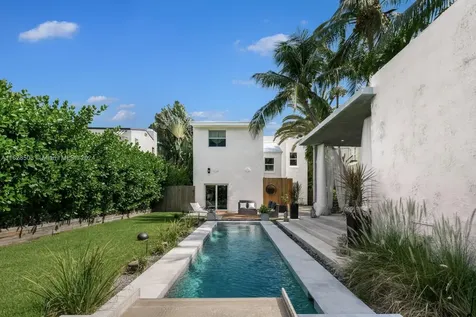 624 W 47th Street Miami Beach FL 33140