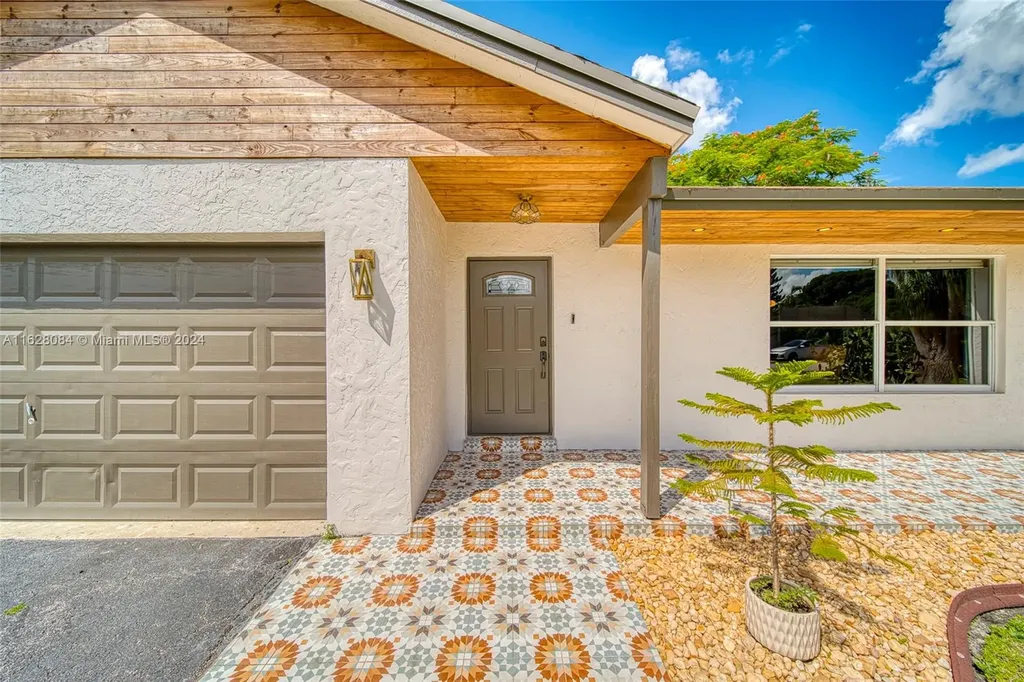 966 S Bluebird Lane Homestead FL 33035