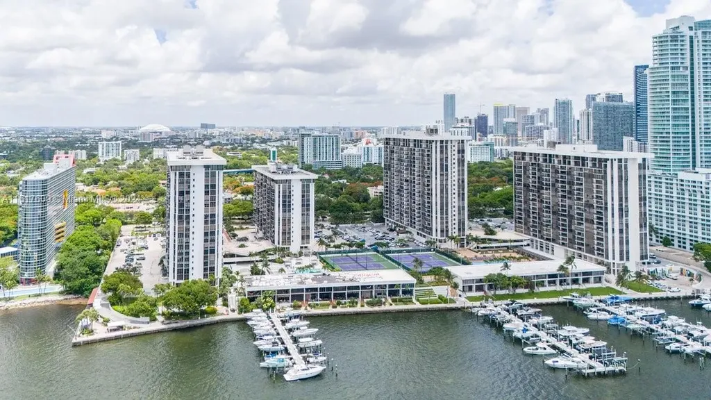 1915 Brickell Avenue Miami FL 33129