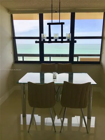 2555 Collins Avenue Miami Beach FL 33140
