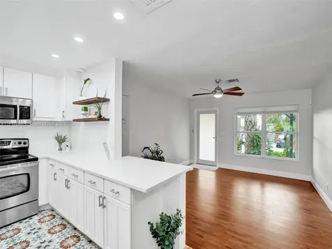2232 NW 2nd Avenue Wilton Manors FL 33311