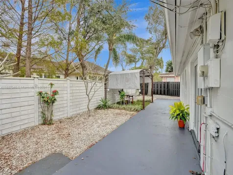 2232 NW 2nd Avenue Wilton Manors FL 33311