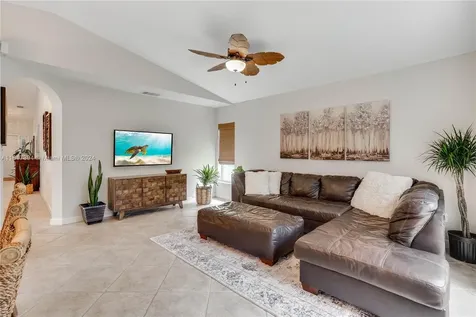 333 SW 187th Terrace Pembroke Pines FL 33029