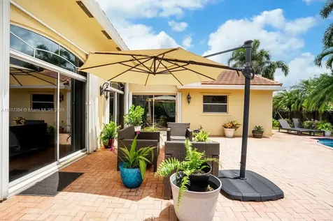 333 SW 187th Terrace Pembroke Pines FL 33029