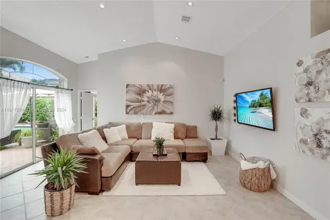 333 SW 187th Terrace Pembroke Pines FL 33029