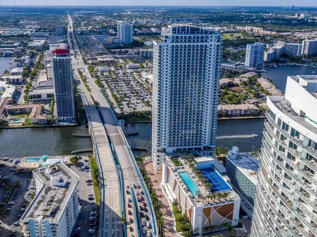 Hollywood FL 33019