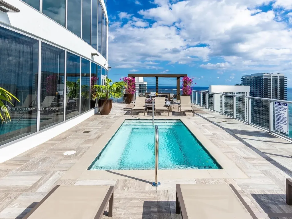 Hollywood FL 33019