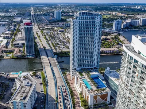 Hollywood FL 33019