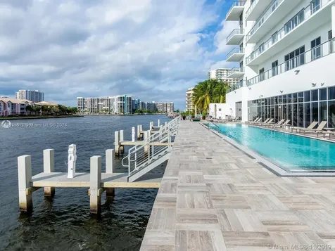 Hollywood FL 33019