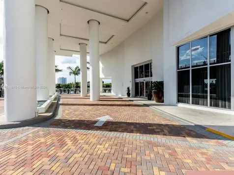 Hollywood FL 33019