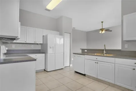 2123 NE 40th Road Homestead FL 33033