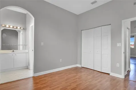 2123 NE 40th Road Homestead FL 33033