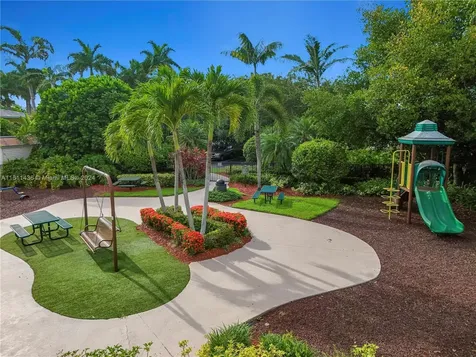 2123 NE 40th Road Homestead FL 33033