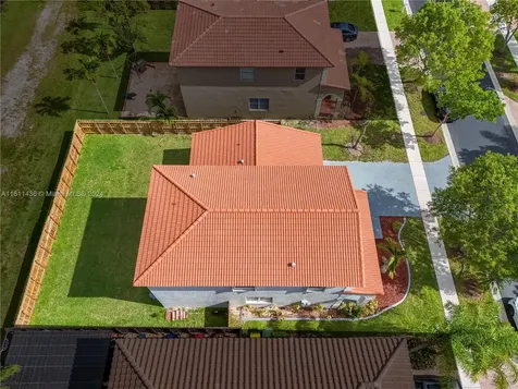 2123 NE 40th Road Homestead FL 33033
