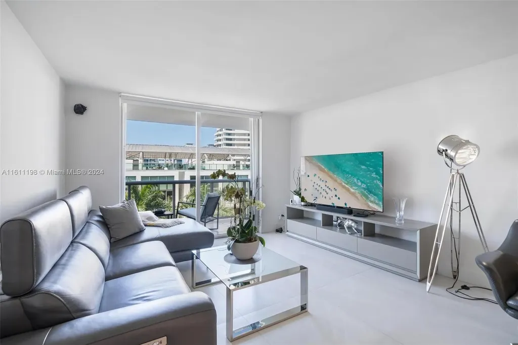 6039 Collins Avenue Miami Beach FL 33140