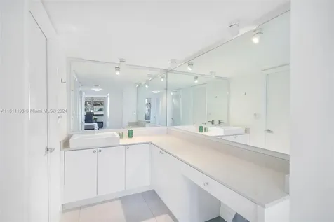6039 Collins Avenue Miami Beach FL 33140