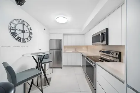6039 Collins Avenue Miami Beach FL 33140