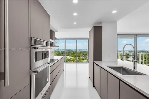 2655 Collins Avenue Miami Beach FL 33140
