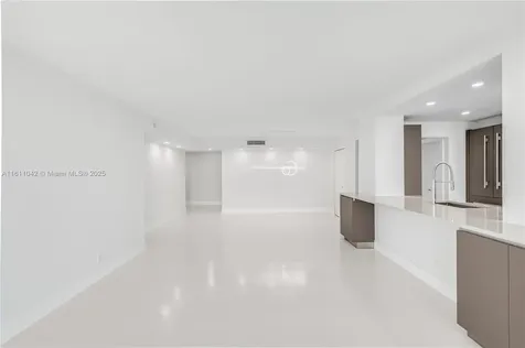 2655 Collins Avenue Miami Beach FL 33140