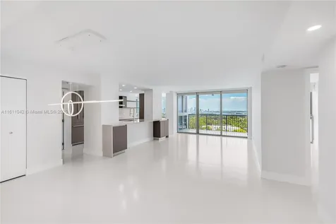 2655 Collins Avenue Miami Beach FL 33140