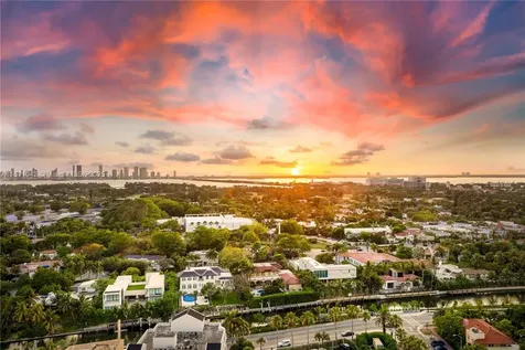 2655 Collins Avenue Miami Beach FL 33140