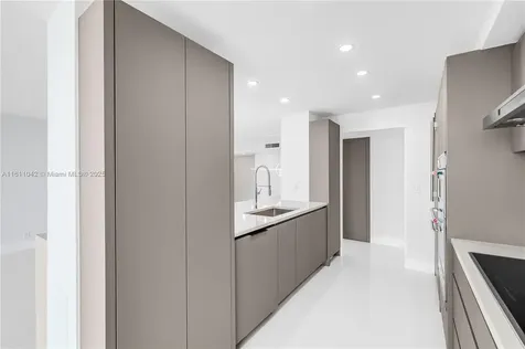 2655 Collins Avenue Miami Beach FL 33140
