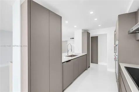 2655 Collins Avenue Miami Beach FL 33140