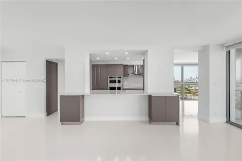 2655 Collins Avenue Miami Beach FL 33140