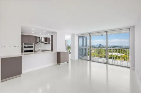 2655 Collins Avenue Miami Beach FL 33140