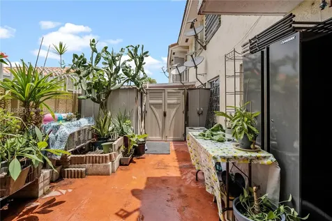 700 SE 9th Court Hialeah FL 33010