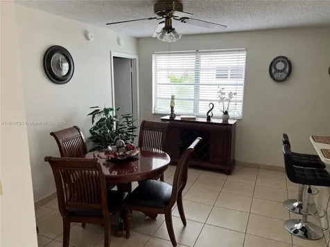 325 NW 72av Unincorporated Dade FL 33126