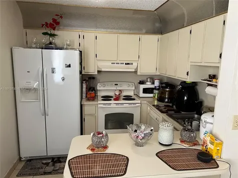 325 NW 72av Unincorporated Dade FL 33126