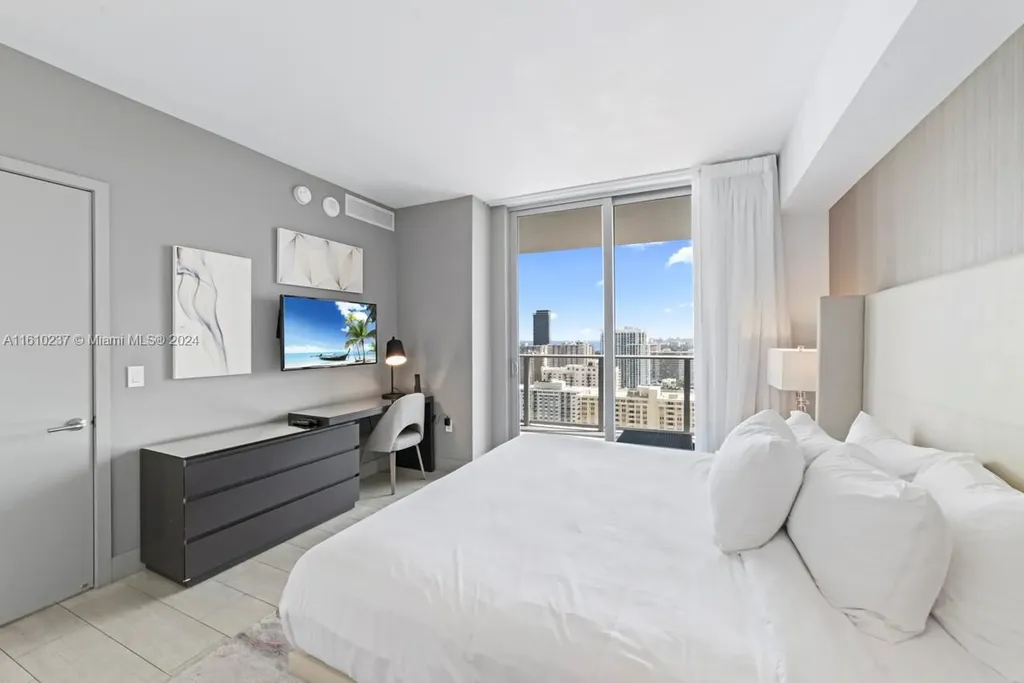 4010 S Ocean Drive Hollywood FL 33019