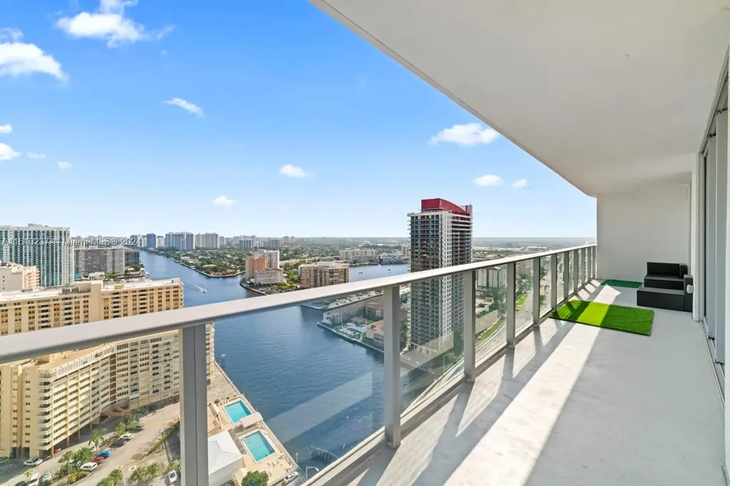 4010 S Ocean Drive Hollywood FL 33019