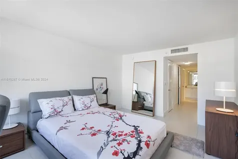 6039 Collins Avenue Miami Beach FL 33140