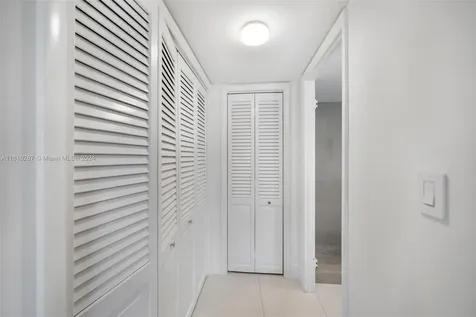 6039 Collins Avenue Miami Beach FL 33140