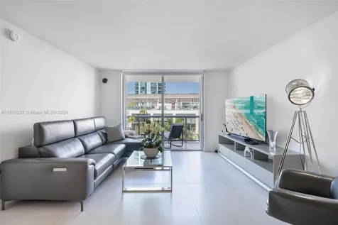 6039 Collins Avenue Miami Beach FL 33140