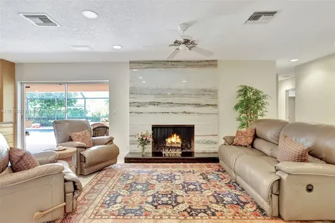 1442 NW 100th Drive Coral Springs FL 33071