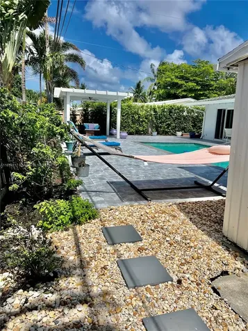 301 SE 8th Street Pompano Beach FL 33060