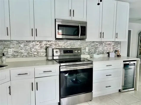 301 SE 8th Street Pompano Beach FL 33060