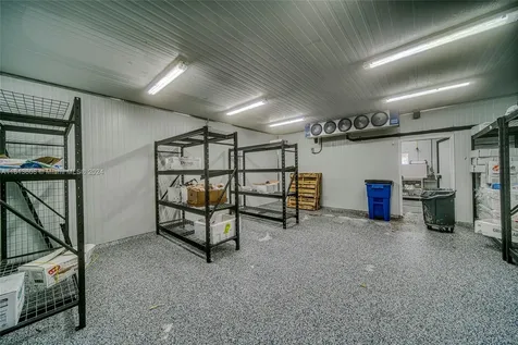 Top Of The Line Fish & Seafood Market With Distribution In Miami Miami FL 33186