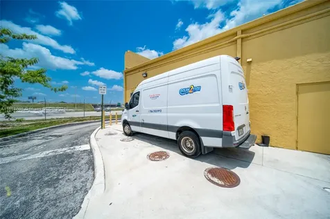 Top Of The Line Fish & Seafood Market With Distribution In Miami Miami FL 33186