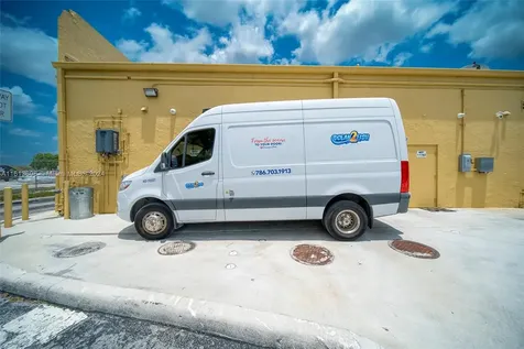 Top Of The Line Fish & Seafood Market With Distribution In Miami Miami FL 33186