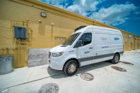 Top Of The Line Fish & Seafood Market With Distribution In Miami Miami FL 33186