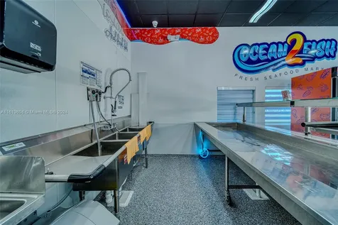 Top Of The Line Fish & Seafood Market With Distribution In Miami Miami FL 33186