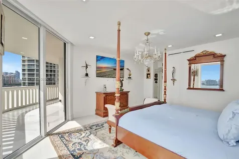 3000 Island Boulevard Aventura FL 33160